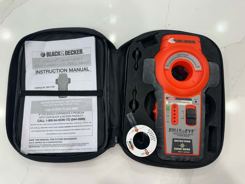 Black & Decker Bullseye Laser Level Stud Metal AC Wiring Sensor BDL110S